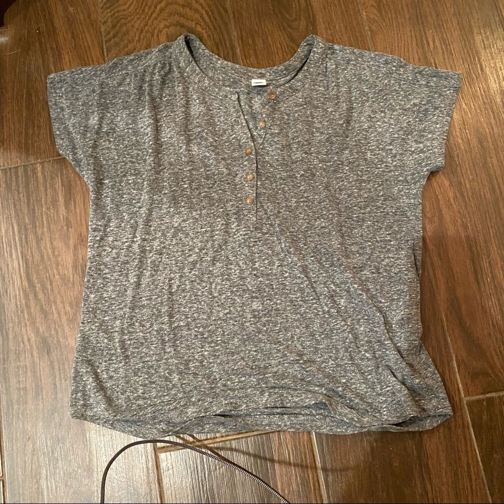Old navy basic tee size medium